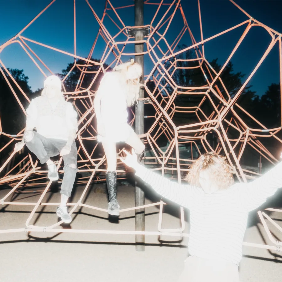 YU x Paulinko – Junkie
